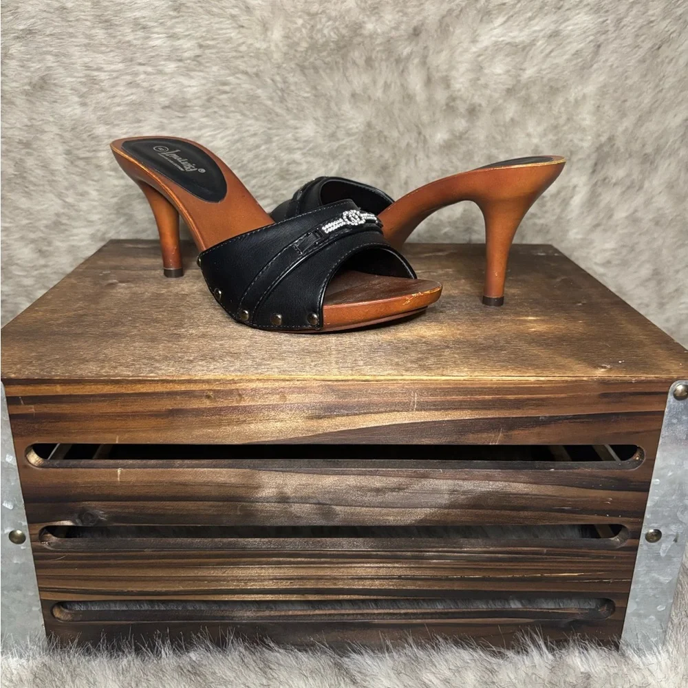 Black Women's Heeled Sandals - Picture 2 of 5